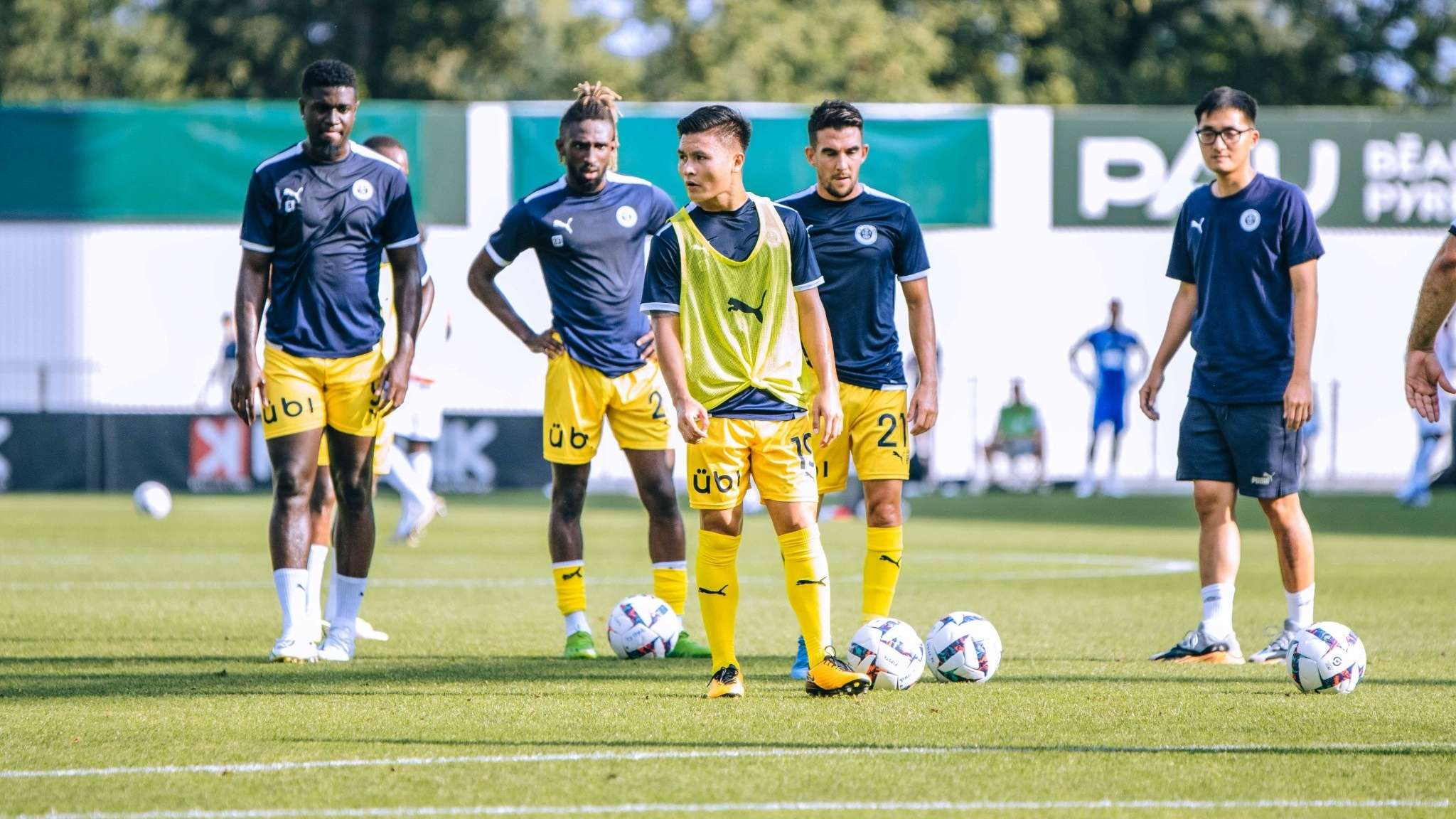 了他们在进 了他们在进