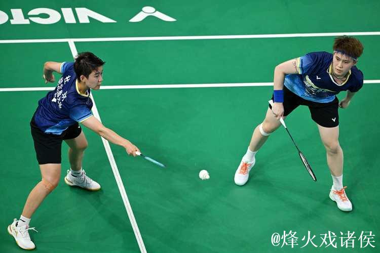 全运会羽毛球女团小组赛：浙江队战胜湖北队