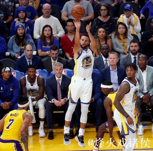 库里16分领衔勇士狂胜湖人,布朗尼手感冰凉,季前赛5连胜到手 库里16分领衔勇士狂胜湖人,布朗尼手感冰凉,季前赛5连胜到手